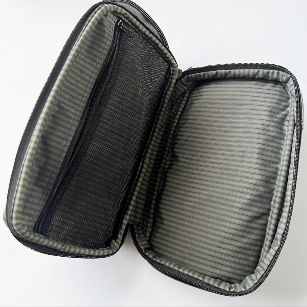 Fossil Black Leather Toiletry Bag - Picture 11 of 11